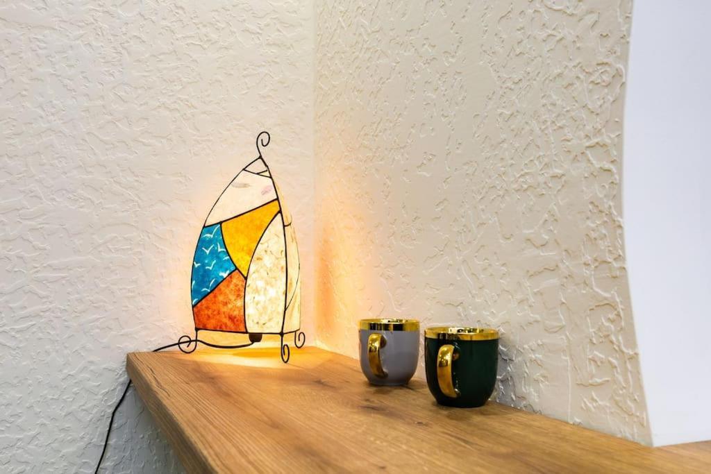 Modern 1br With Private Garden Center Apartment *