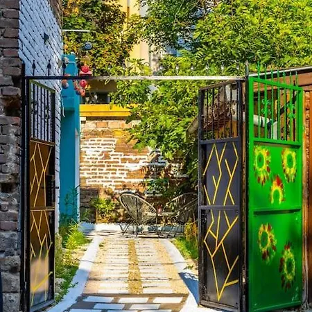 Modern 1Br Apartment With Private Garden Top Center Plovdiv Exterior photo