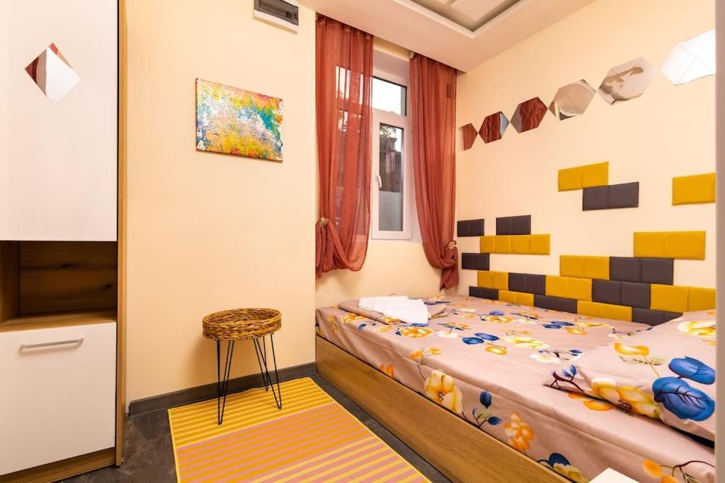 Modern 1br With Private Garden Center *