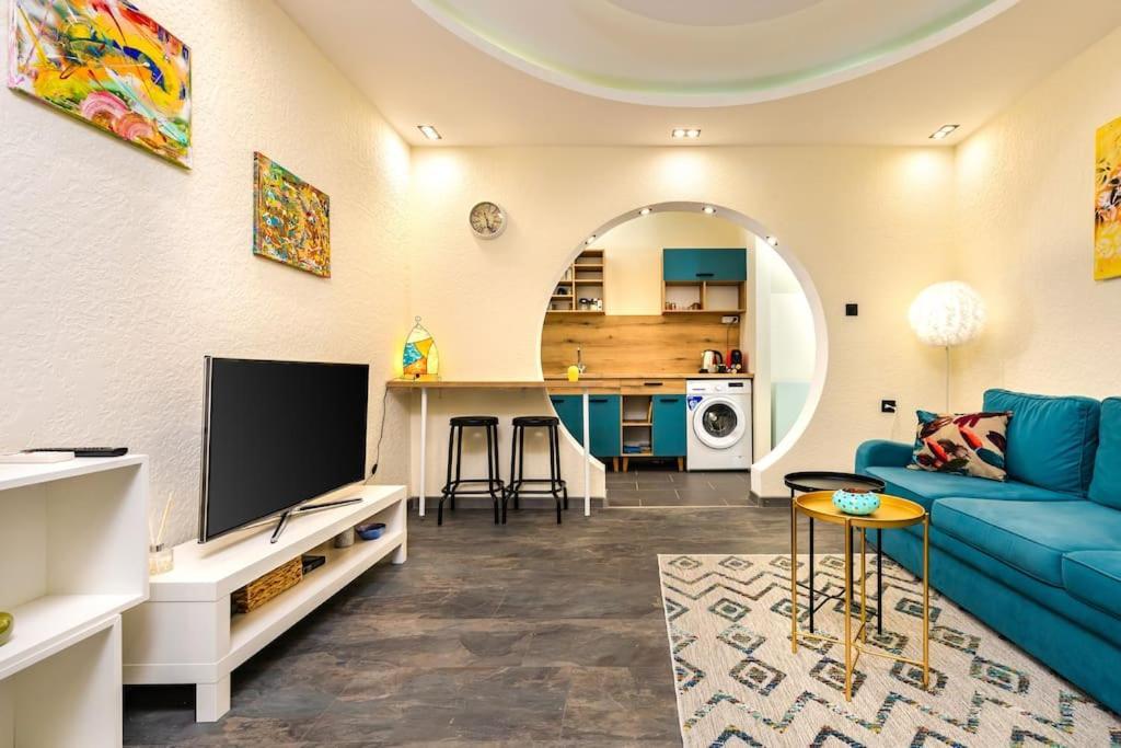 Апартамент Modern 1br With Private Garden Center Пловдив